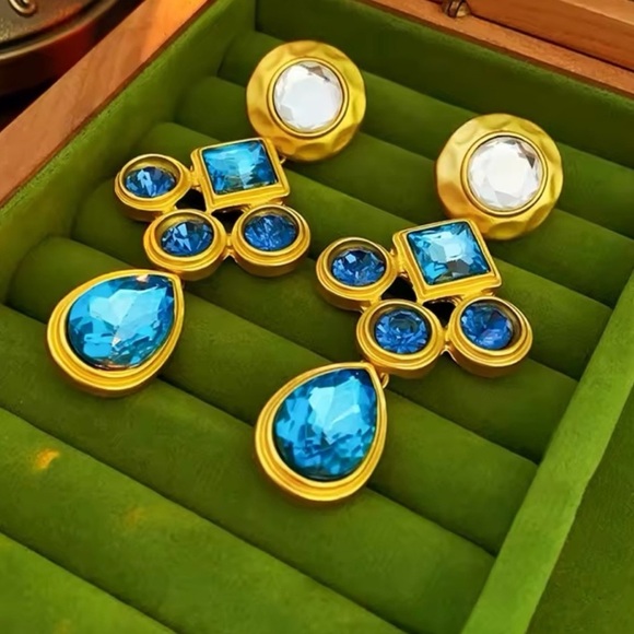 Marquis Baroque Blue Diamond Earrings - Picture 11 of 11